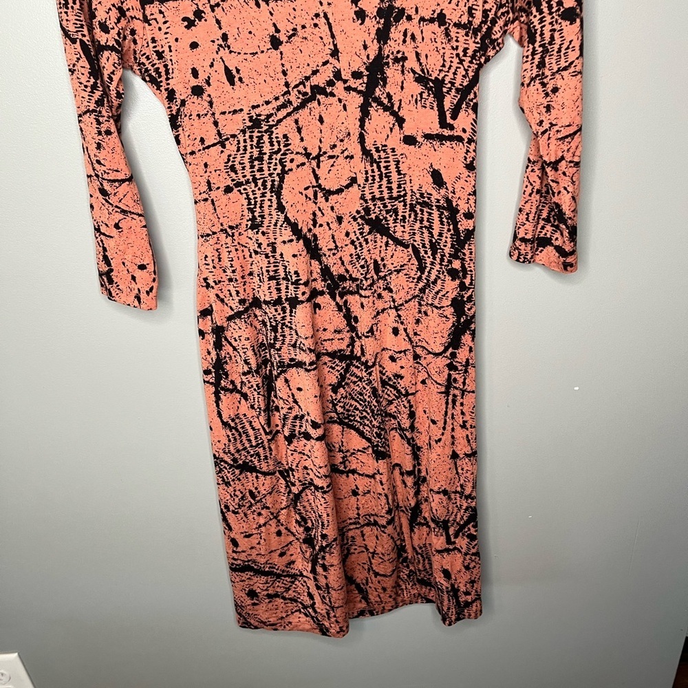 Karen Kane Abstract Print Faux Wrap Dress - Picture 7 of 10